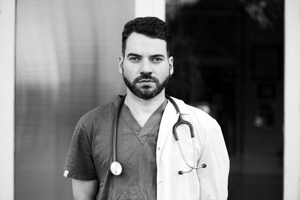 Descubra os benefícios transformadores do yoga na saúde física e mental da terceira idade!